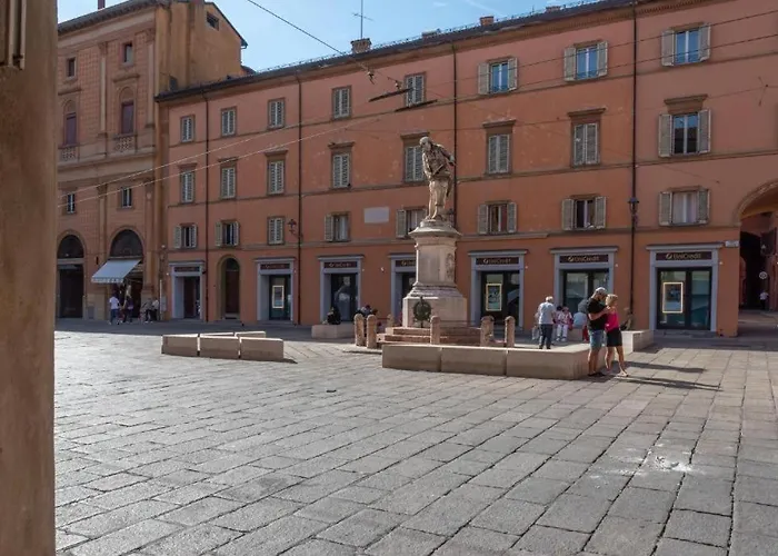 Piazza Maggiore And -bedinbolognacentro Luxuryh 3*