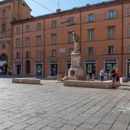 Piazza Maggiore And -bedinbolognacentro Luxuryh 3*
